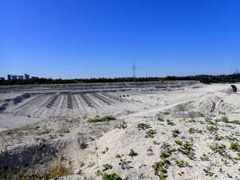 eine PV-Anlage wird gerade aufgebaut