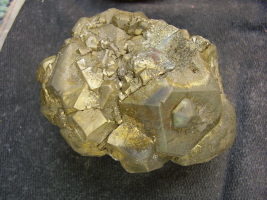 Pyrit, ca. 10 cm, leider zwischenzeitlich zerfallen Pyrit, ca. 10 cm, leider zwischenzeitlich zerfallen